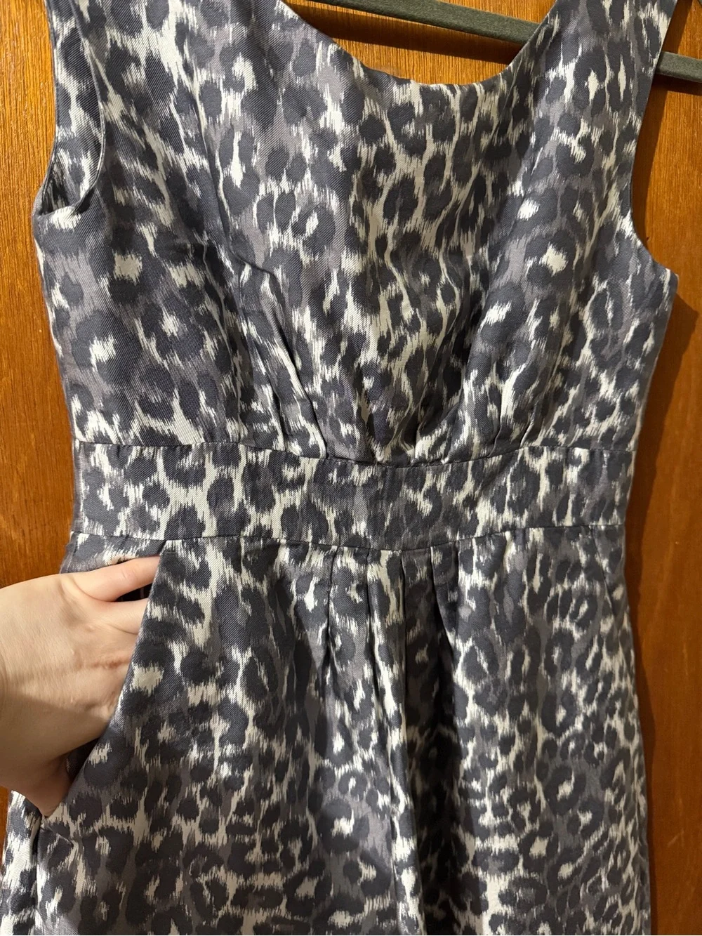 EUC Kate Spade Sleeveless Grey Leopard Print Fit & Flare Dress - Size 6